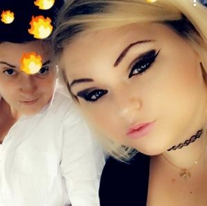 Meet your Posher, Casey